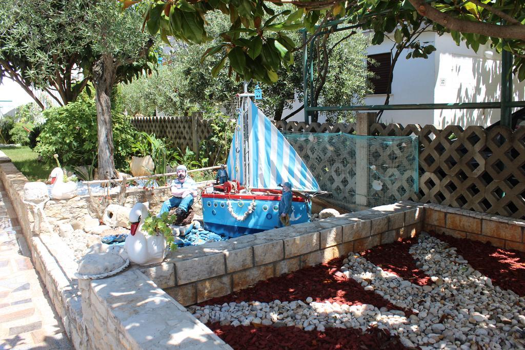 Apartments Anic Novigrad  Exterior photo
